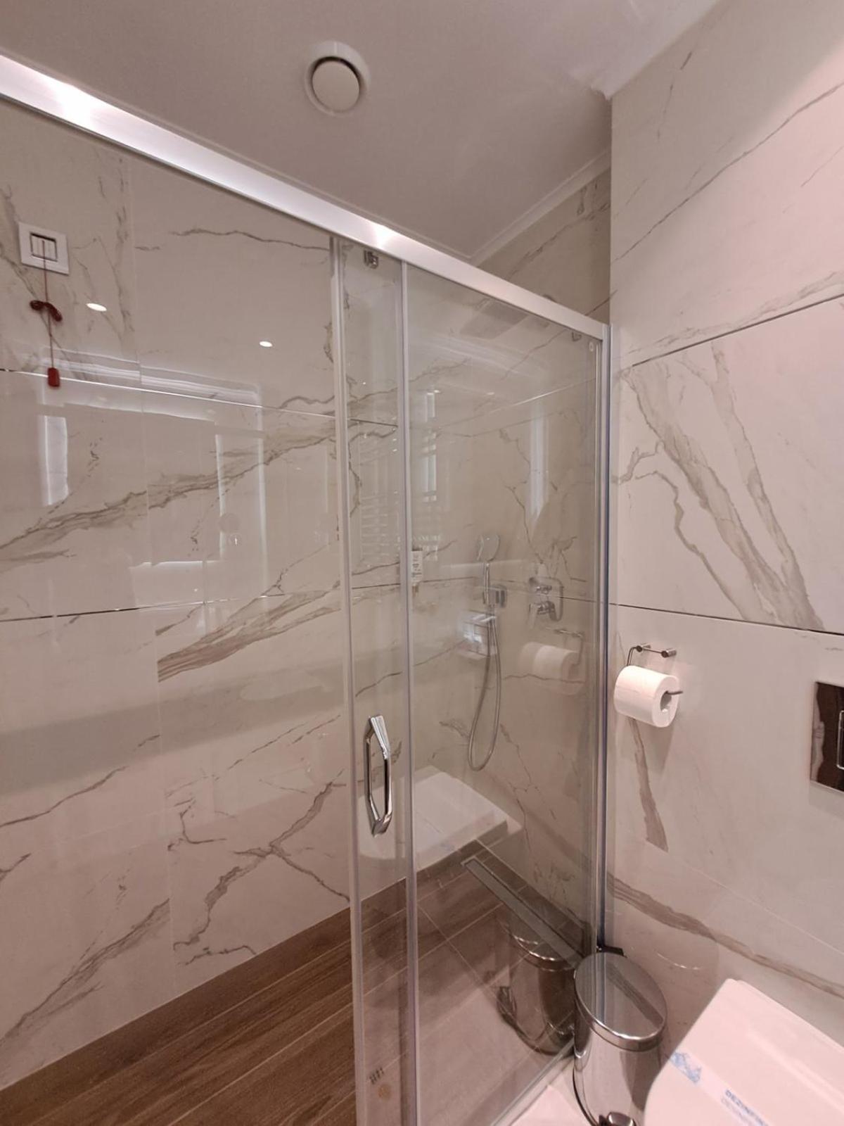 H41 Luxury Suites 베오그라드 객실 사진